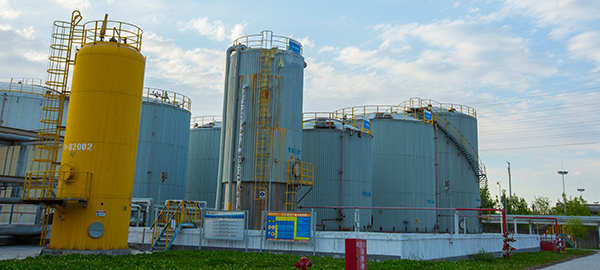 儲(chǔ)罐內(nèi)壁