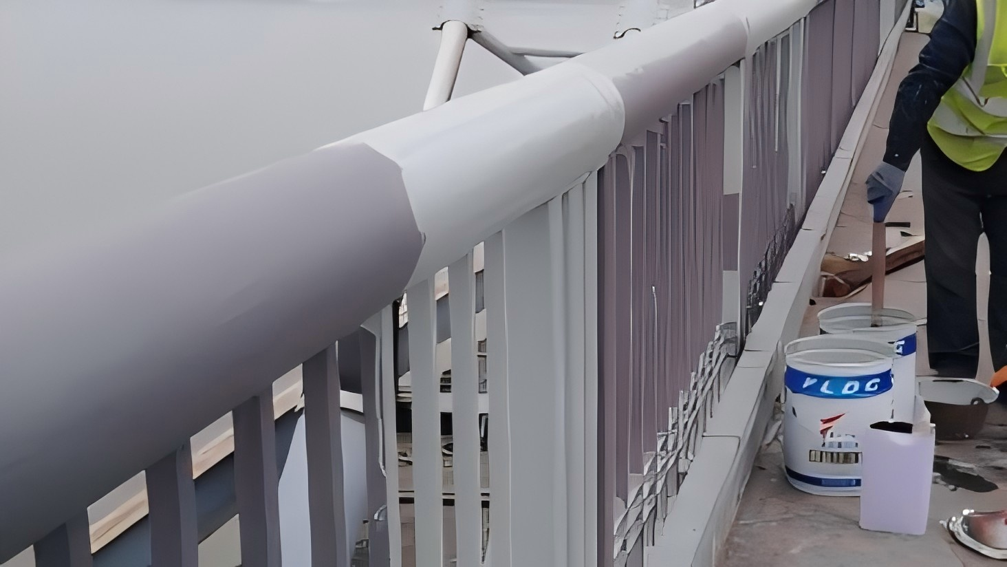 富萊德防腐漆在橋梁鋼結(jié)構(gòu)護欄防腐的應用