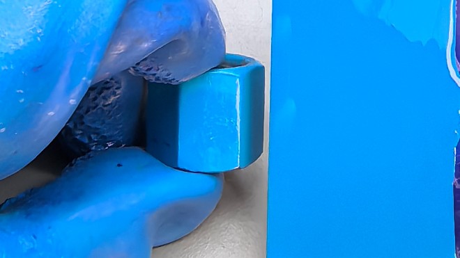 富萊德涂料：按樣精準(zhǔn)調(diào)色，為機(jī)械設(shè)備定制“色防兼?zhèn)洹钡姆栏刈o(hù)