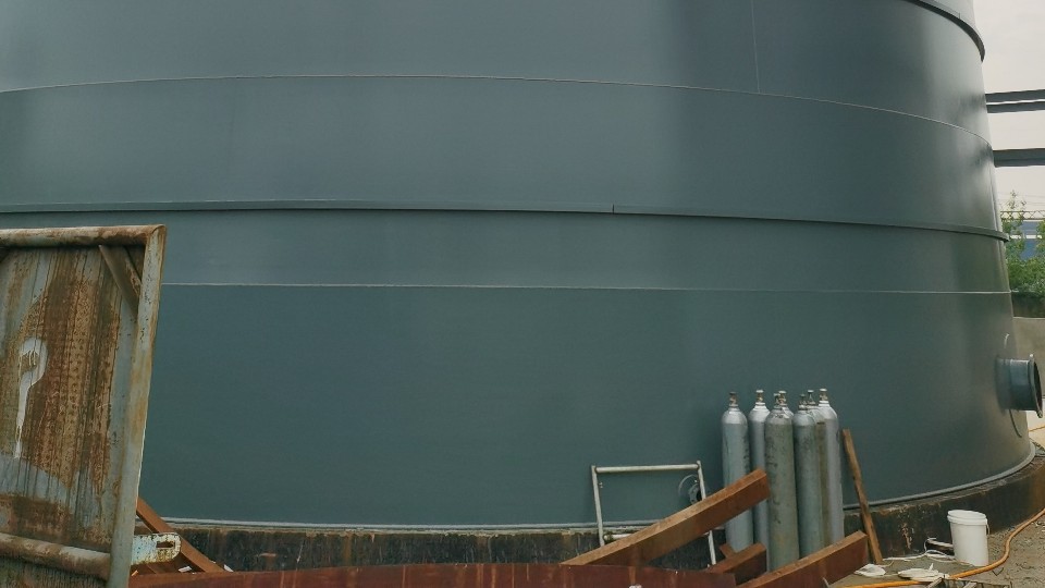 油庫儲罐外壁防腐怎么做？富萊德防腐漆一次搞定鹽霧與工期