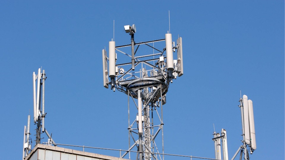 富莱德防腐涂料在5G基站钢结构（铁塔/支架、机柜/外壳等）应用