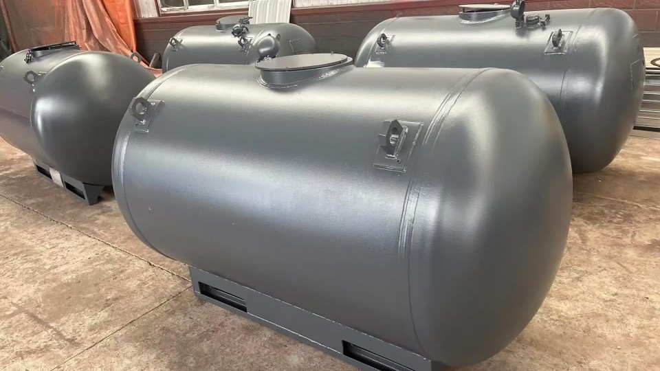 富萊德防腐涂料在油罐儲(chǔ)罐外壁防腐的應(yīng)用